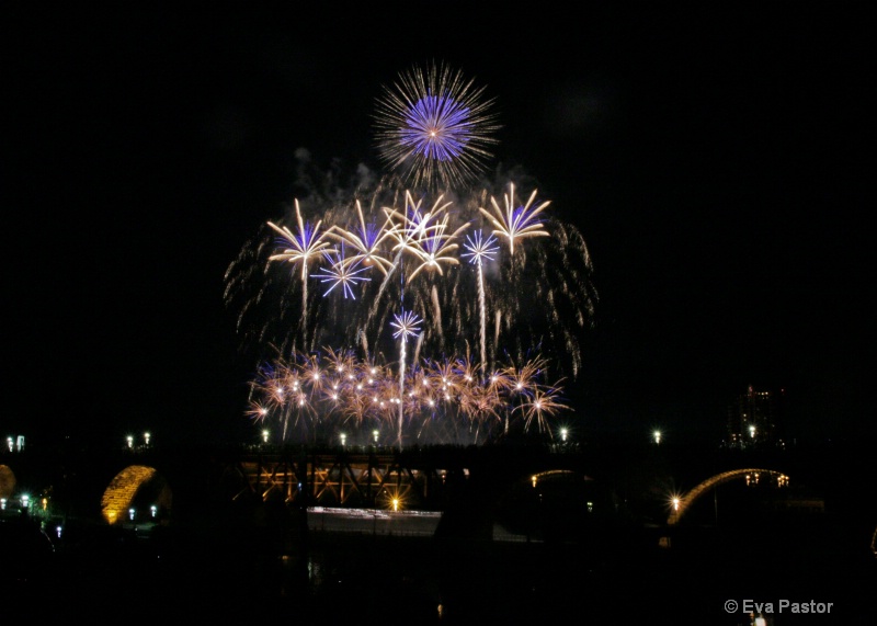 2015 Mpls Aquatennial Fireworks 2