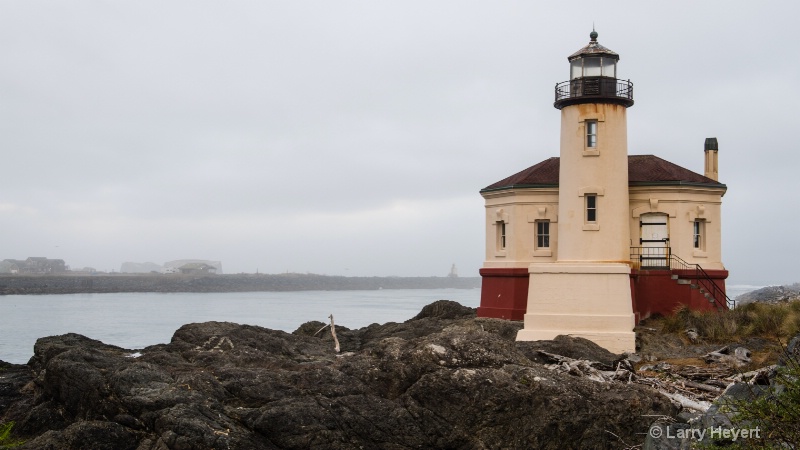Coquille Lighthouse- Early Morning - ID: 14984091 © Larry Heyert