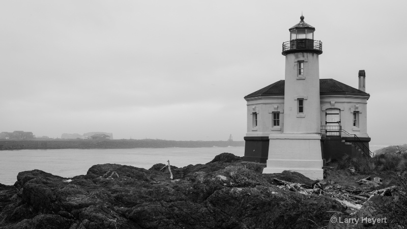 Coquille Lighthouse- Early Morning - ID: 14984092 © Larry Heyert