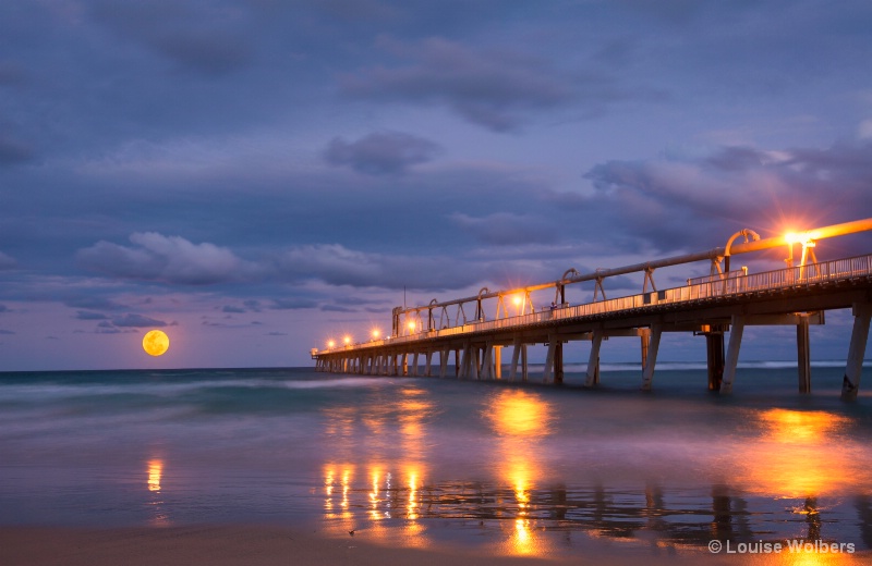 Pier Reflections - ID: 15003483 © Louise Wolbers