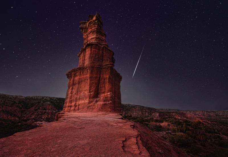 Meteorite over Lighthouse - ID: 15027562 © Sherry Karr Adkins