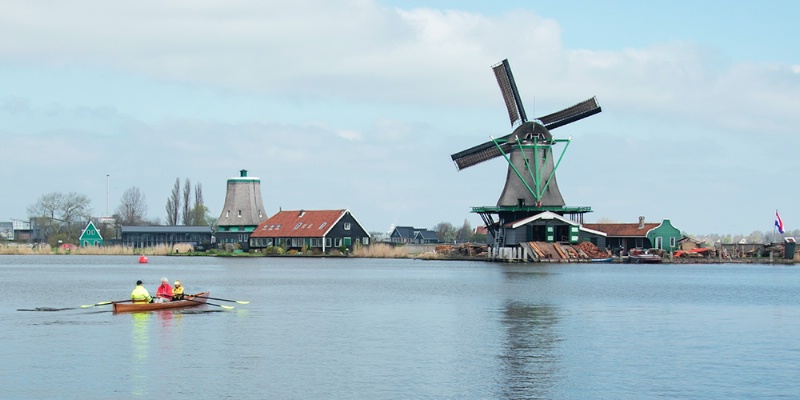 Rowing in Holland
