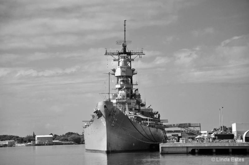 USS Missouri Standing Proud - ID: 15038688 © Linda Estes