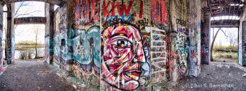 Graffiti Pier 18