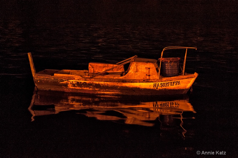 small fishing boat - ID: 15076483 © Annie Katz