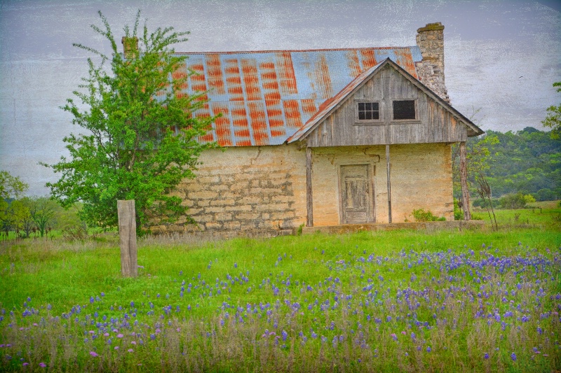 ----------"Old Hill Country Home"--------