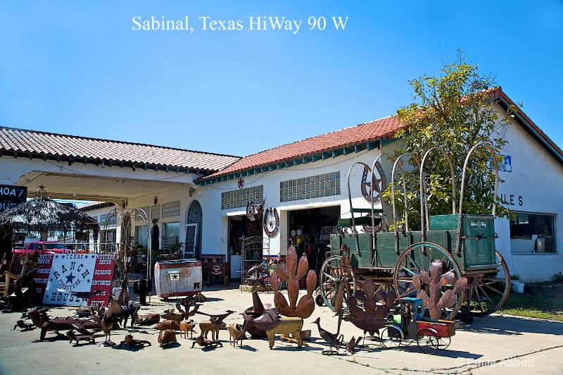 Sabinal, Texas Hiway 90 west