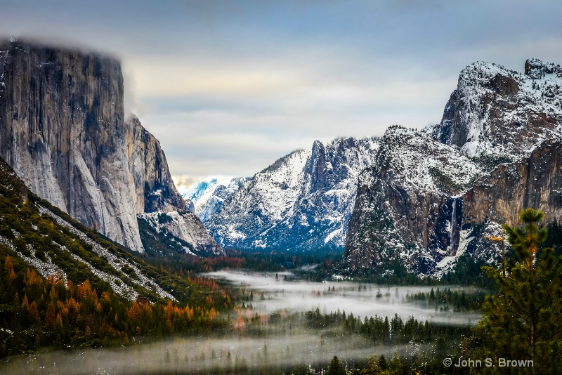 yosemite-0745 - ID: 15083428 © John S. Brown