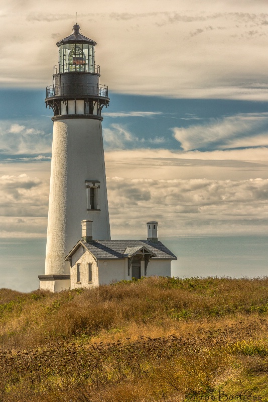Yaquina Head Lighthouse, Oregon - ID: 15087386 © Fran  Bastress