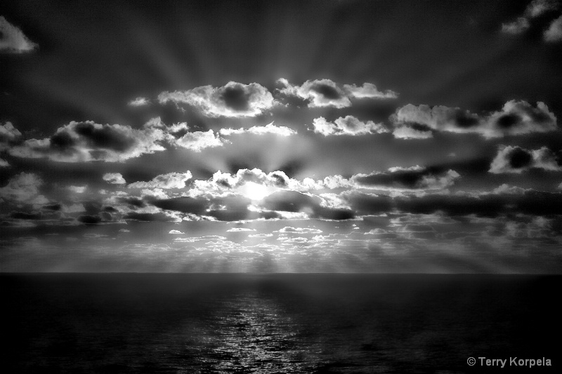 Hawaiian Sunrise b/w - ID: 15110513 © Terry Korpela