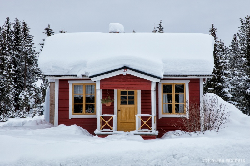 Winter Cottage - ID: 15110836 © Louise Wolbers