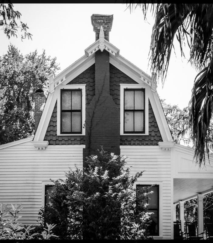 B/W Old House