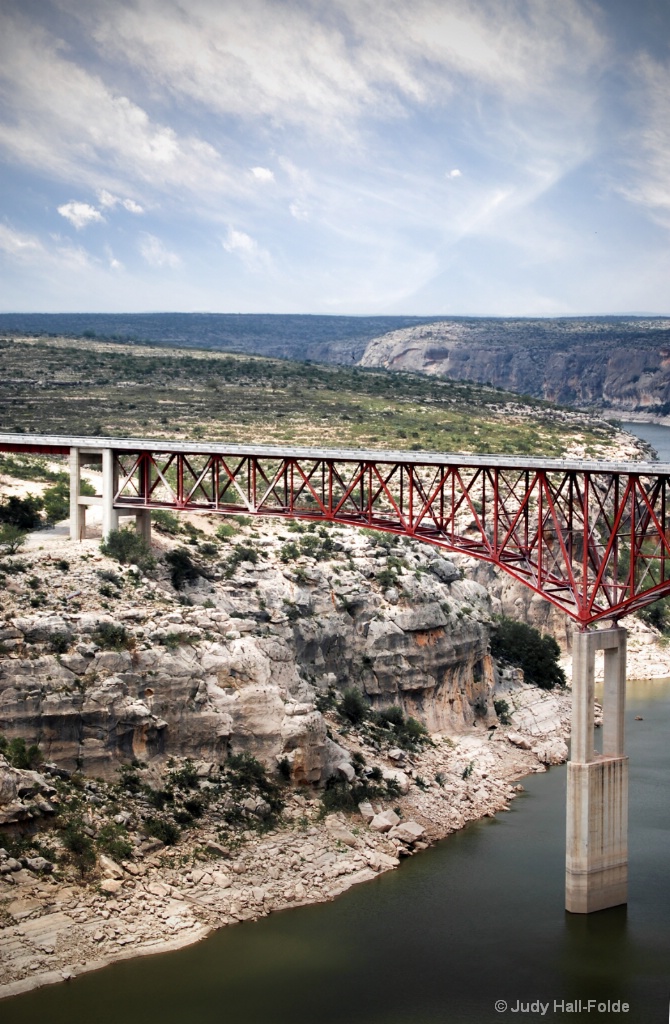 Spanning the Rio Grande large