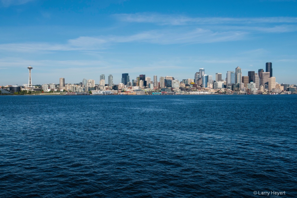 Seattle's Skyline - ID: 15129418 © Larry Heyert