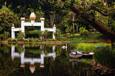 Lake Shrine Reflected ( for forum)