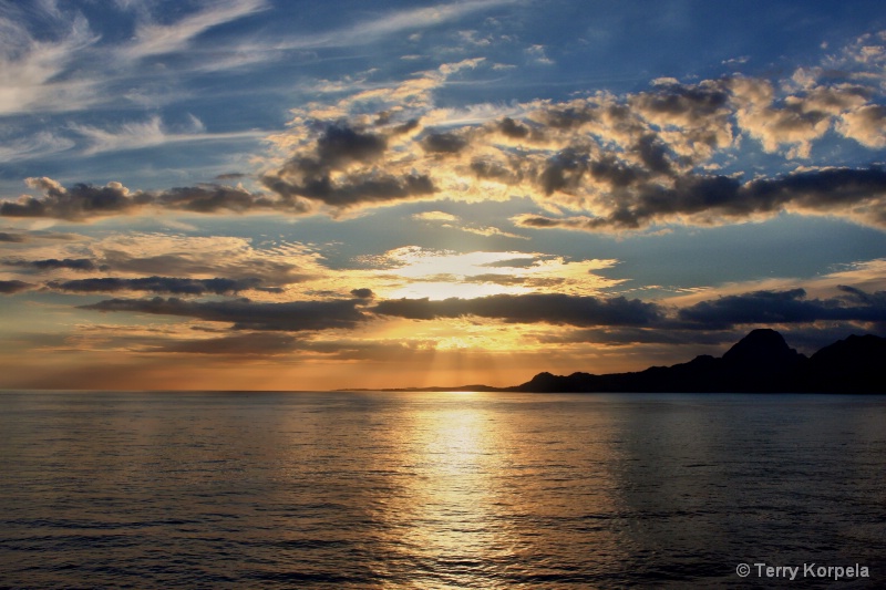 Hawaiian Sunset - ID: 15156330 © Terry Korpela