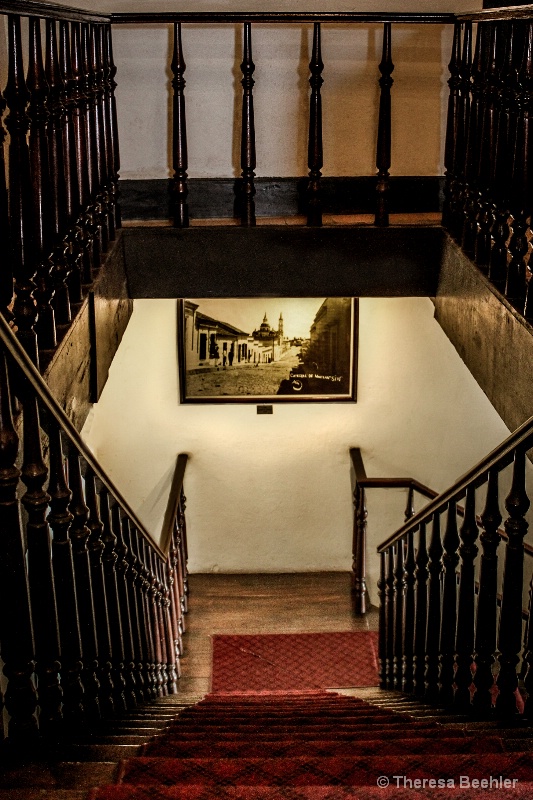Museum Stairs - ID: 15156517 © Theresa Beehler