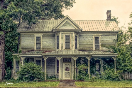 Old House With Wreath; Littleton, NC