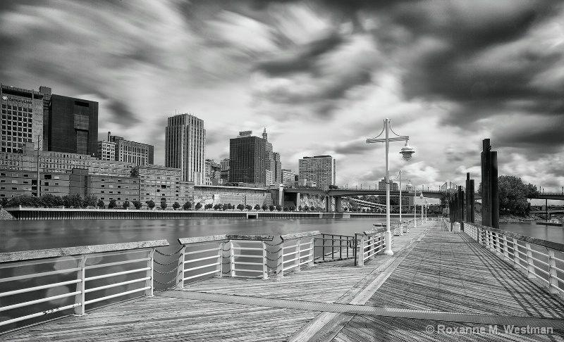 St. Paul, MN skyline - ID: 15162447 © Roxanne M. Westman