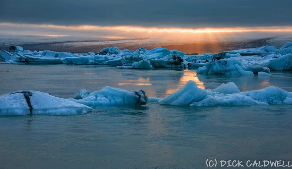 Glacial Lagoon at 11:30 PM - ID: 15184471 © Gloria Matyszyk