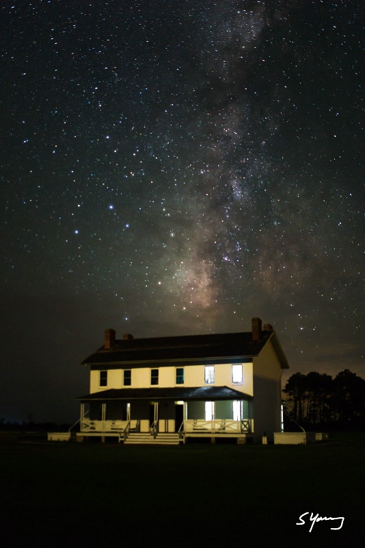 Bodie Island, NC Lighthouse Keeper's Quarters - ID: 15186879 © Richard S. Young
