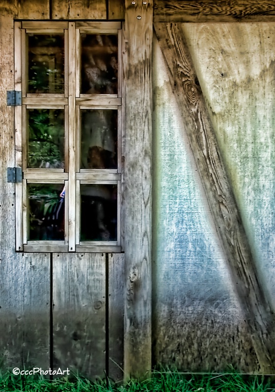 Wood & Windows - ID: 15192289 © Candice C. Calhoun
