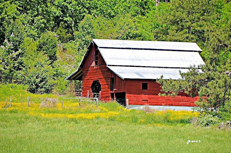 THE LITTLE RED Barn...