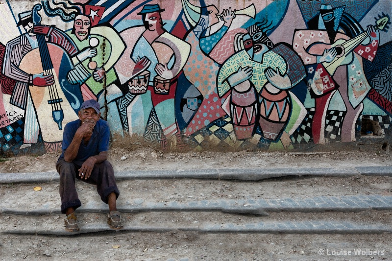 Watching The World Go By - ID: 15203652 © Louise Wolbers