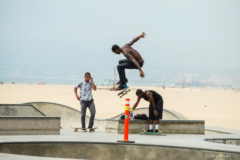 Skateboarder- Venice, CA - ID: 15225575 © Larry Heyert