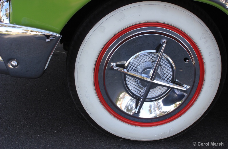 Old Chevy hubcap