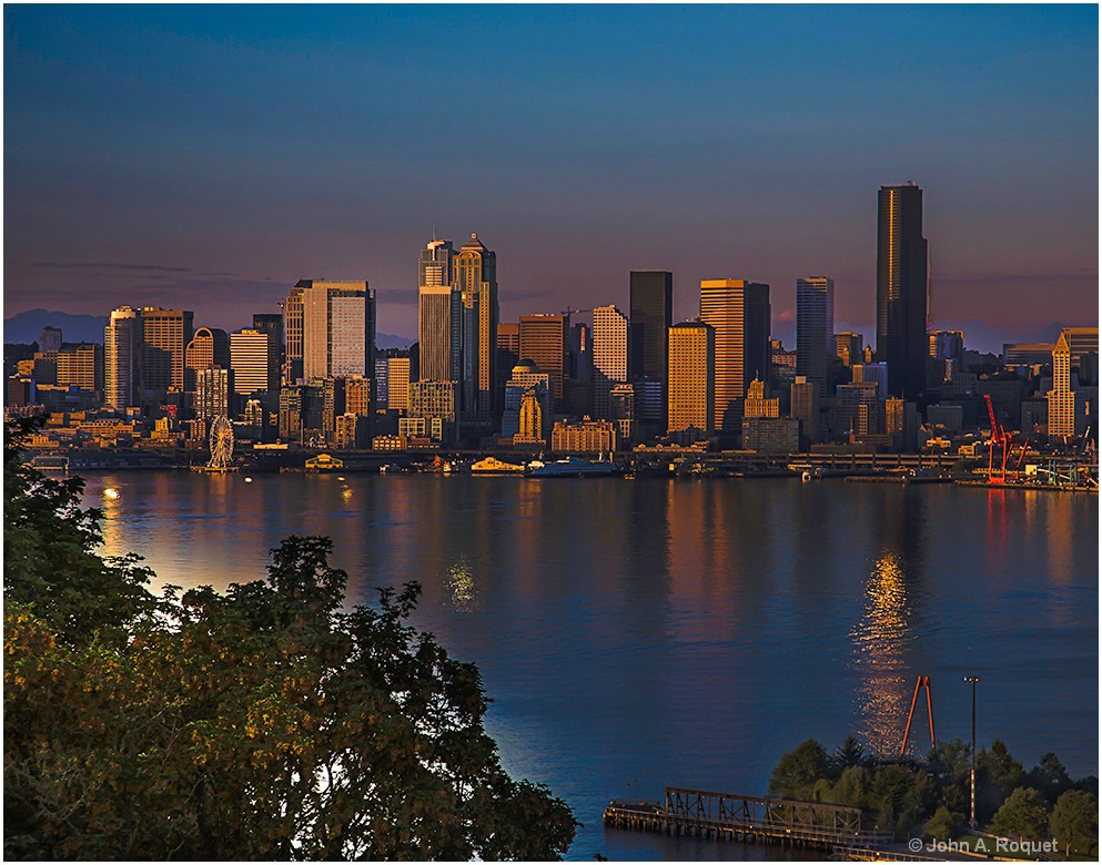 Seattle Skyline Sunset - ID: 15261742 © John A. Roquet