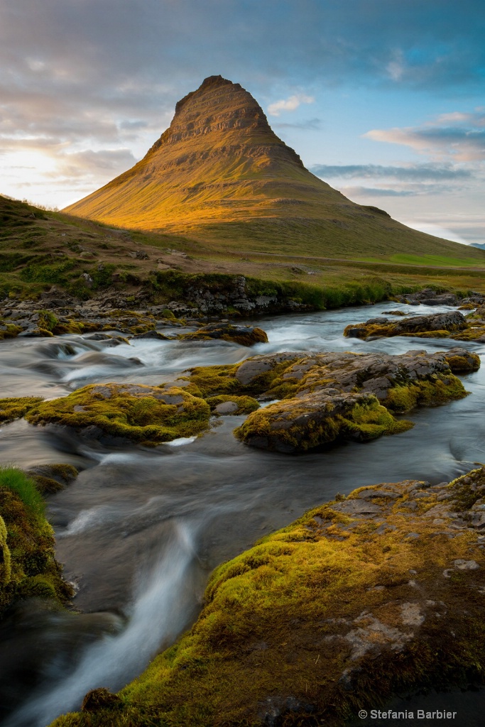 Kirkjufell, Iceland - ID: 15263622 © Stefania Barbier