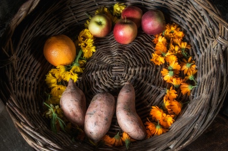 Sweet Potatoes with Fruit and Calendula