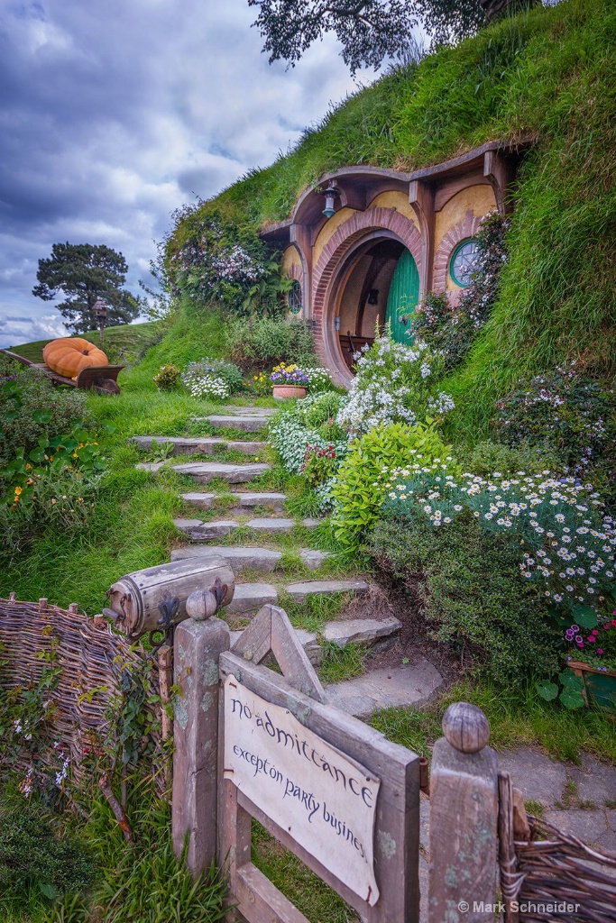 Hobbit 7 - ID: 15277368 © Mark Schneider