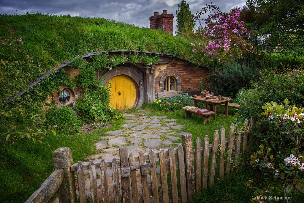 Hobbit 1 - ID: 15277375 © Mark Schneider