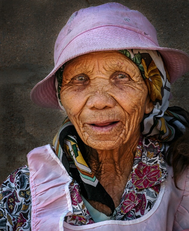 Grandmother- South Africa - ID: 15288117 © Bob Miller