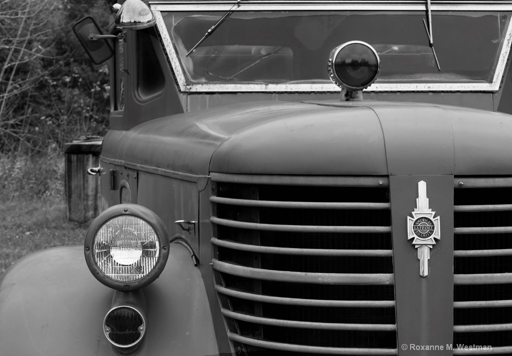 Vintage Fire truck - ID: 15293586 © Roxanne M. Westman