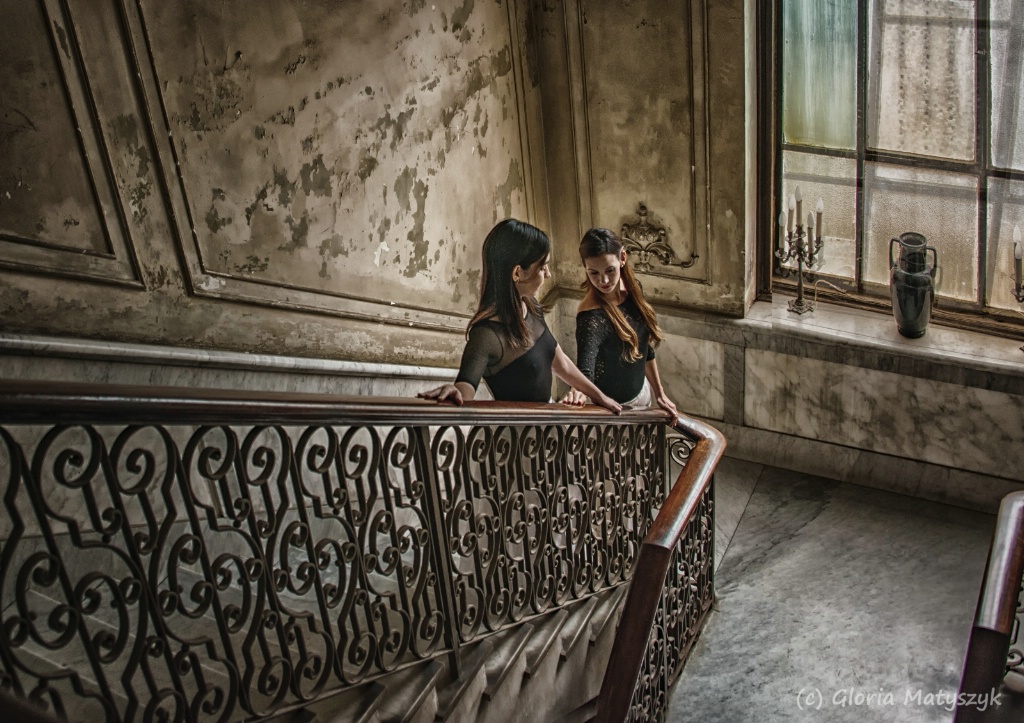 Ballerinas - natural light on the stairs; Cuba - ID: 15304901 © Gloria Matyszyk