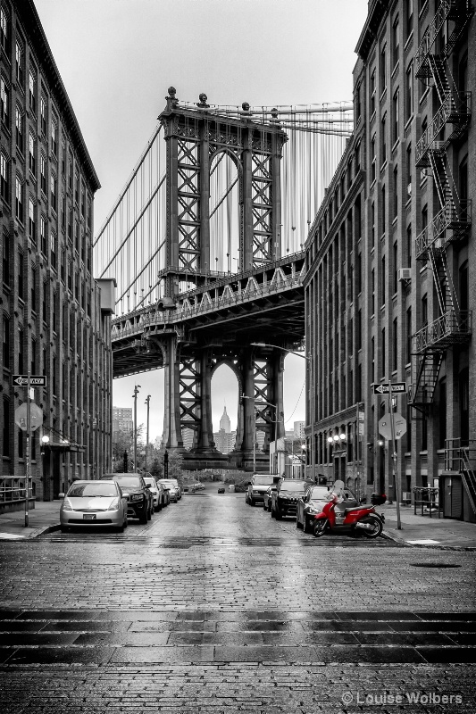 A Touch of Red In Manhattan II - ID: 15306437 © Louise Wolbers