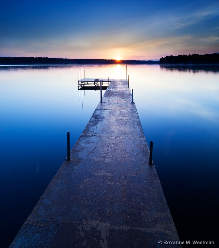 Calm sunrise morning - ID: 15308281 © Roxanne M. Westman