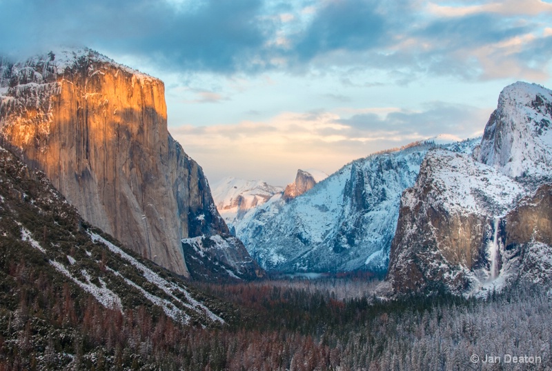 Snow in Yosemite Valley