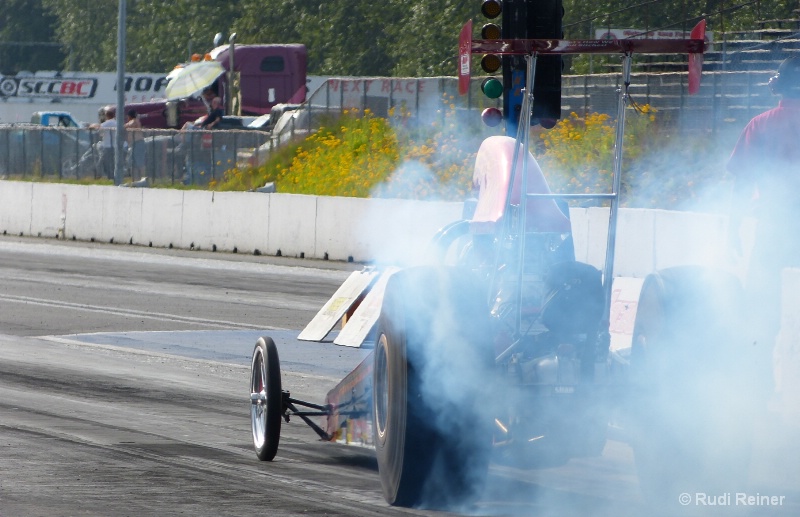 Dragster tire preparation 