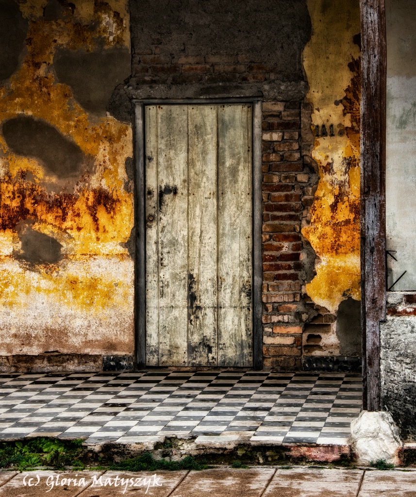 Door to a home. Cojimar, Havana, Cuba - ID: 15320807 © Gloria Matyszyk