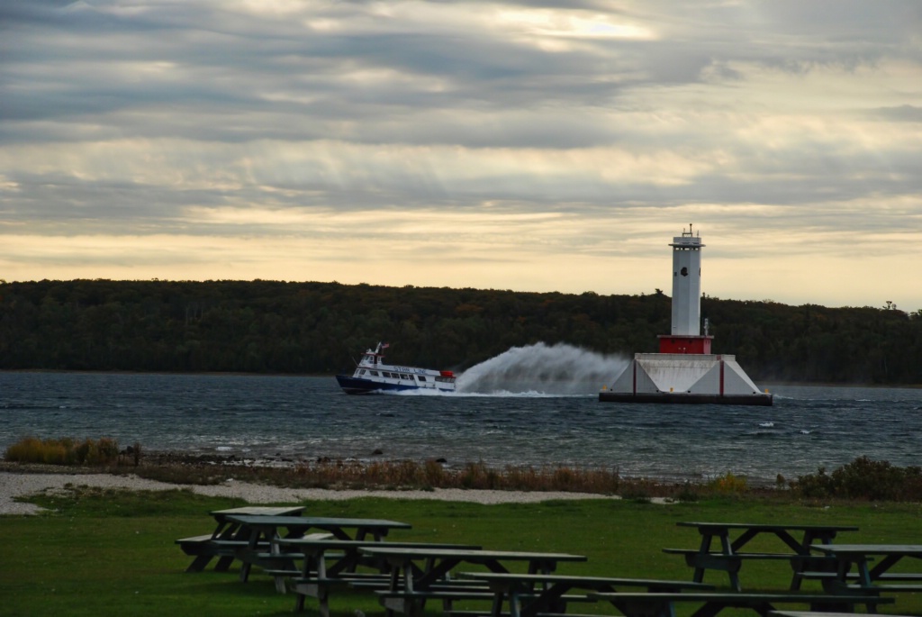 Incoming Starline Ferry @ Mackinac Island