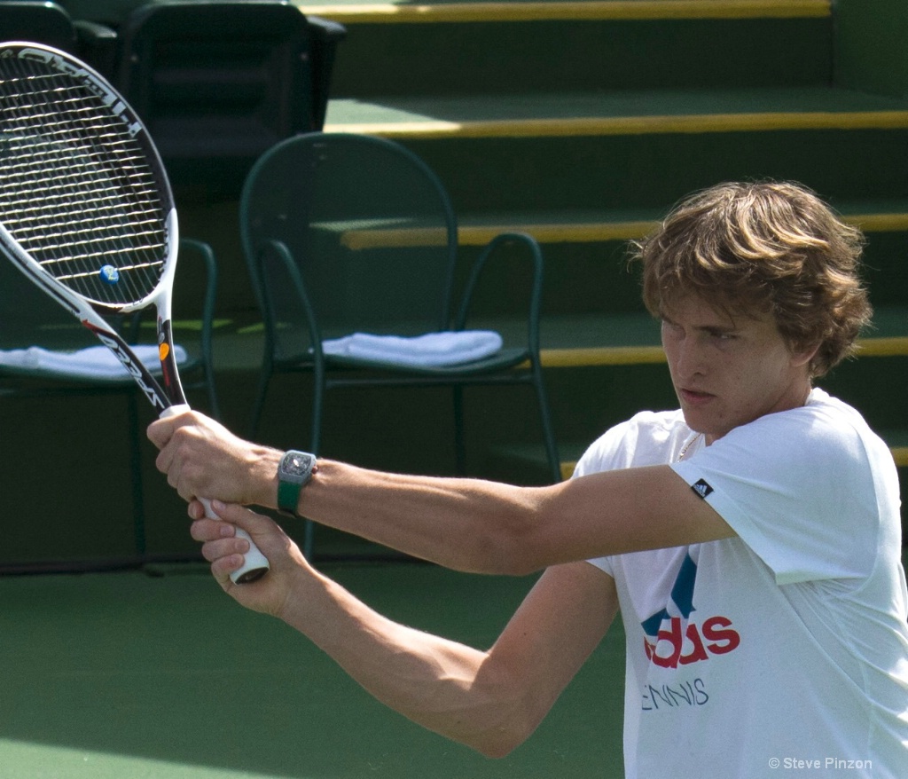 Warming up before his match - ID: 15338854 © Steve Pinzon