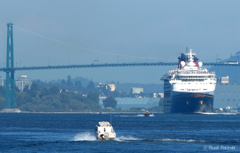 Boat traffic, Vancouver BC