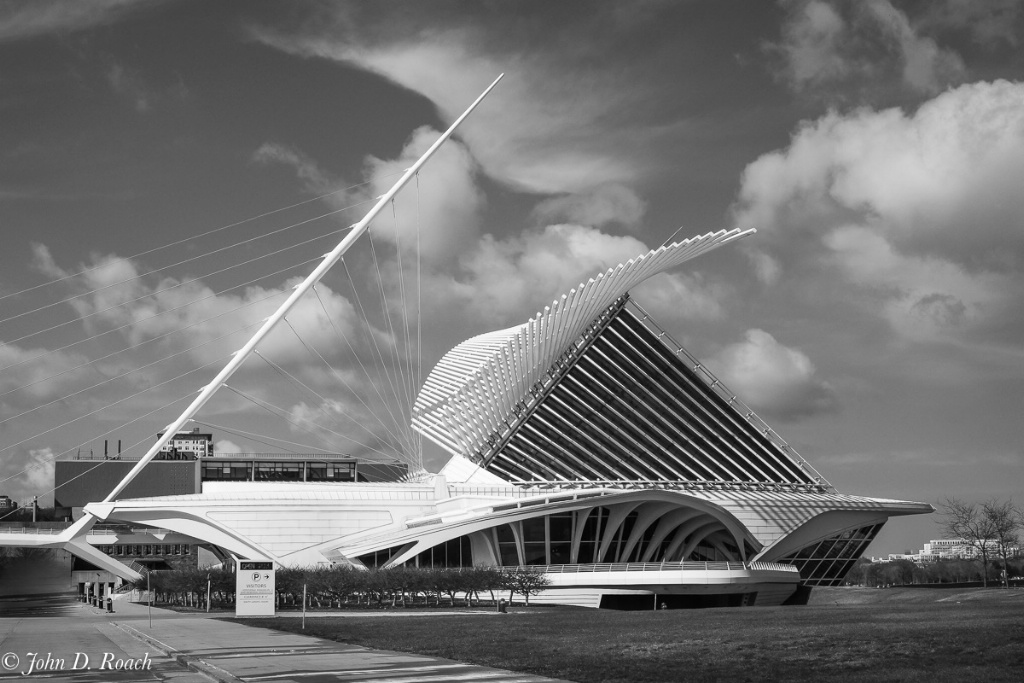 Milwaukee Art Museum - Calatrava - ID: 15346100 © John D. Roach