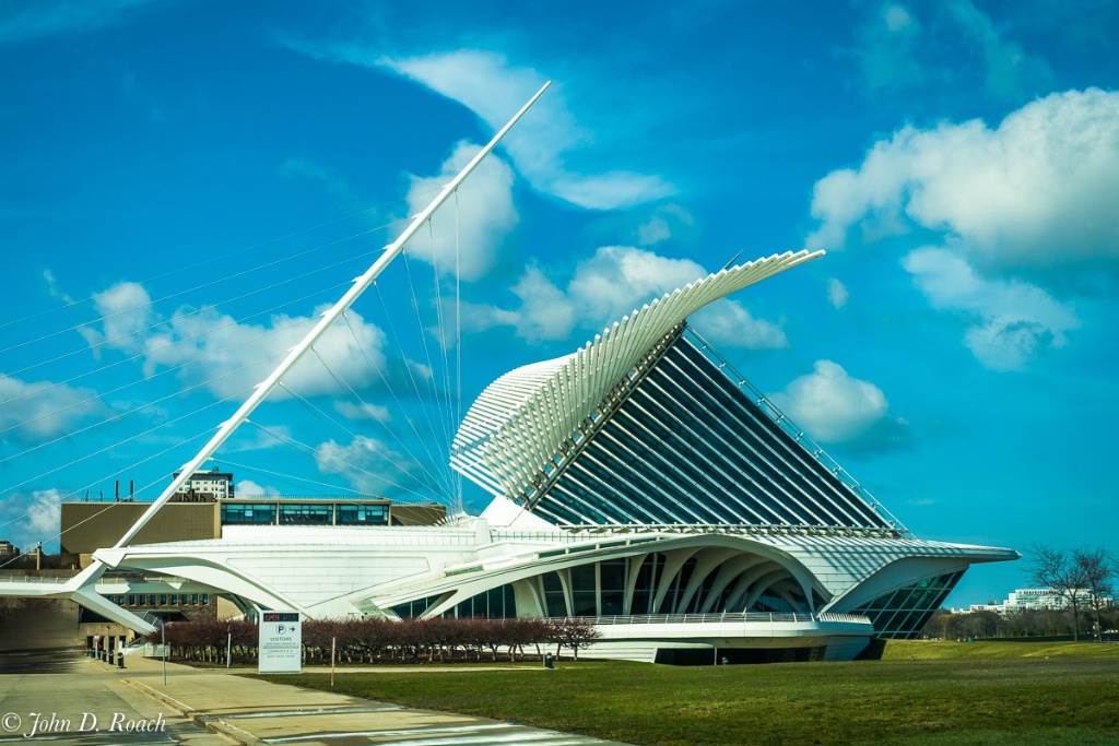 Milwaukee Art Museum-Calatrava-2 - ID: 15346558 © John D. Roach