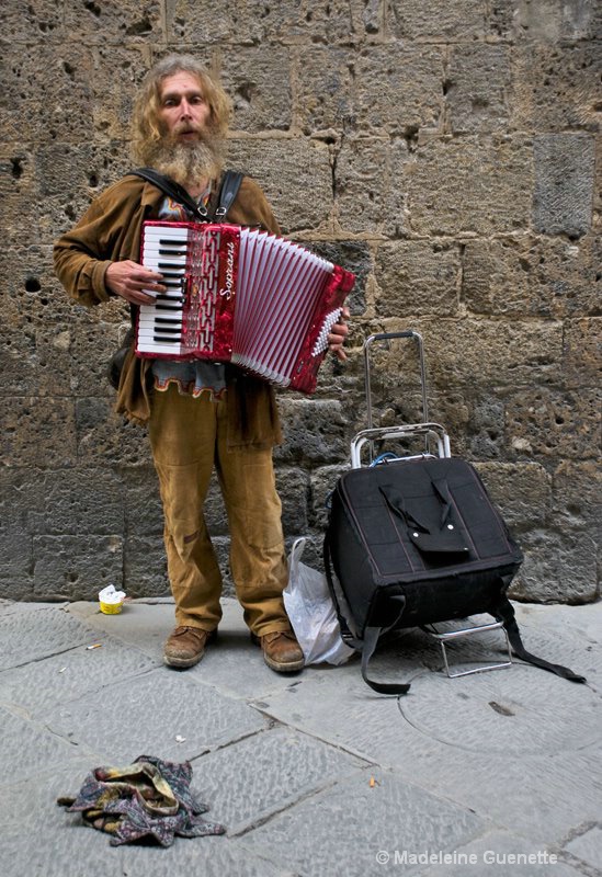 Street-entertainer