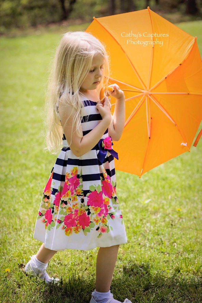~Trying Out Her New Umbrella~